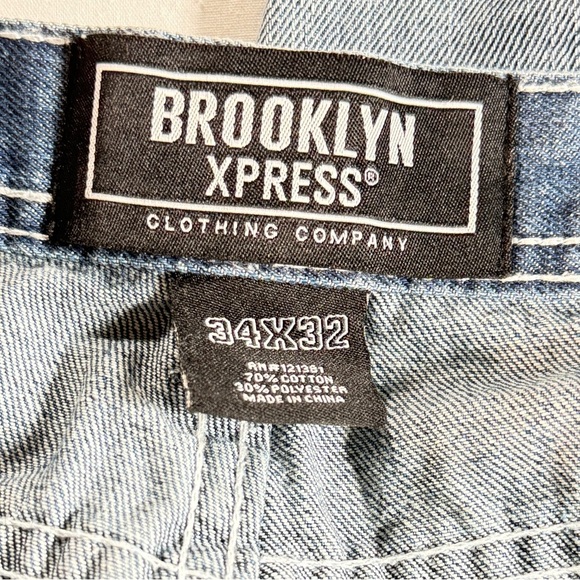 Brooklyn Express Men’s Distressed Jeans with American Flag Patchwork. NWOT 34x32 - Picture 6 of 6